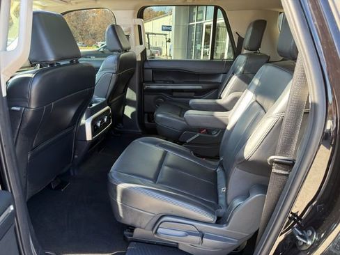 Used 2024 Ford Expedition Max XLT image 14