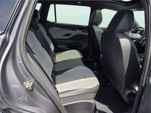 New 2026 Volkswagen Tiguan SE R-Line FWD image 17