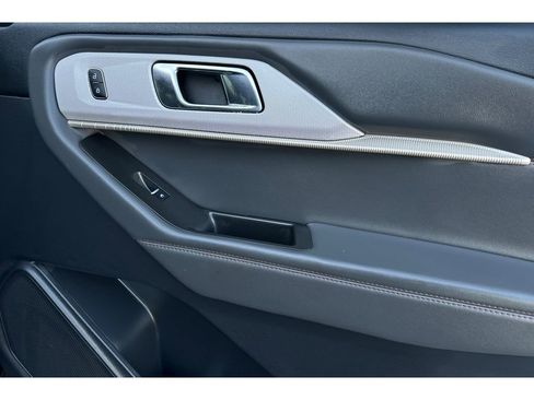 Used 2025 Ford Explorer Active image 20