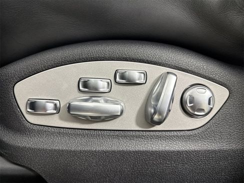 Certified 2021 Porsche Macan S image 40