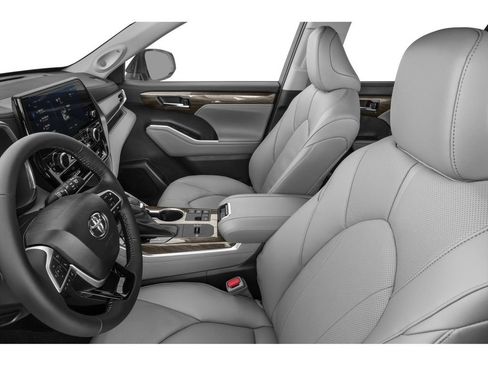 New 2026 Toyota Highlander Limited AWD/4WD image 6