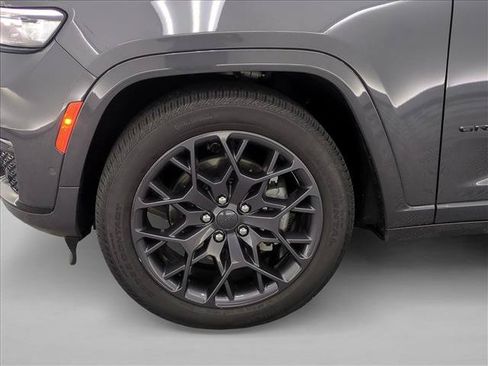 Used 2023 Jeep Grand Cherokee L Summit AWD/4WD image 28
