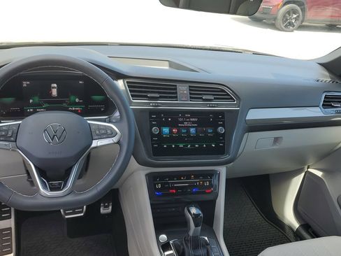 Certified 2023 Volkswagen Tiguan SE R-Line FWD image 20