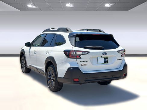 Used 2025 Subaru Outback Onyx Edition AWD/4WD image 3