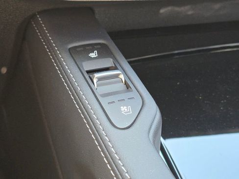 Certified 2025 Kia Telluride EX w/ EX Captain's Chair Package AWD/4WD image 35