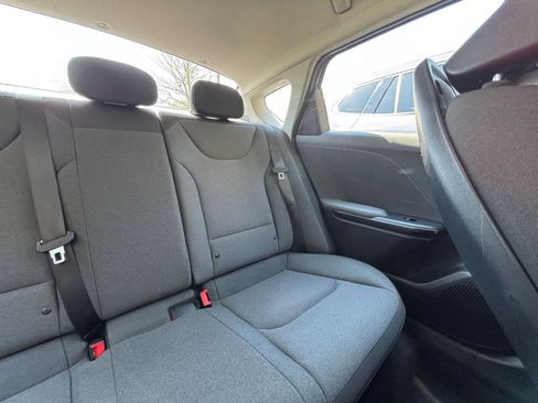 Used 2025 Kia K4 LXS image 38