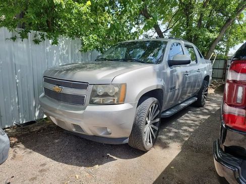 Used 2007 Chevrolet Avalanche LTZ w/ LTZ Preferred Equipment Group RWD image 1