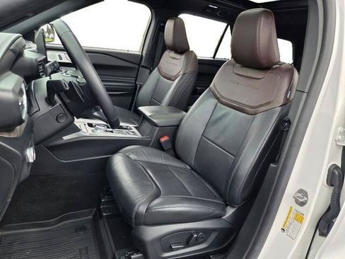 Used 2021 Ford Explorer Platinum w/ Equipment Group 601A AWD/4WD image 7
