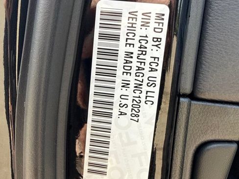Used 2022 Jeep Grand Cherokee Laredo X AWD/4WD image 26