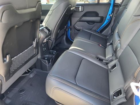 New 2025 Jeep Gladiator Sport image 13