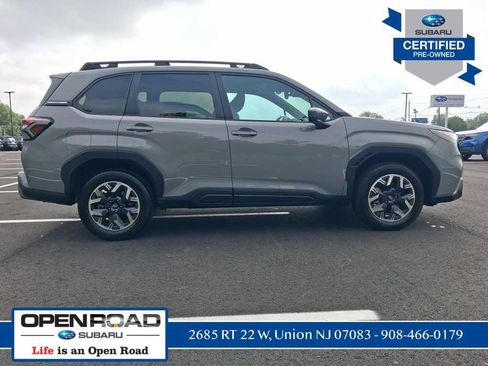 Used 2026 Subaru Forester Premium AWD/4WD image 2