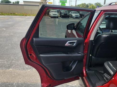 Used 2016 Nissan Pathfinder Platinum FWD image 11