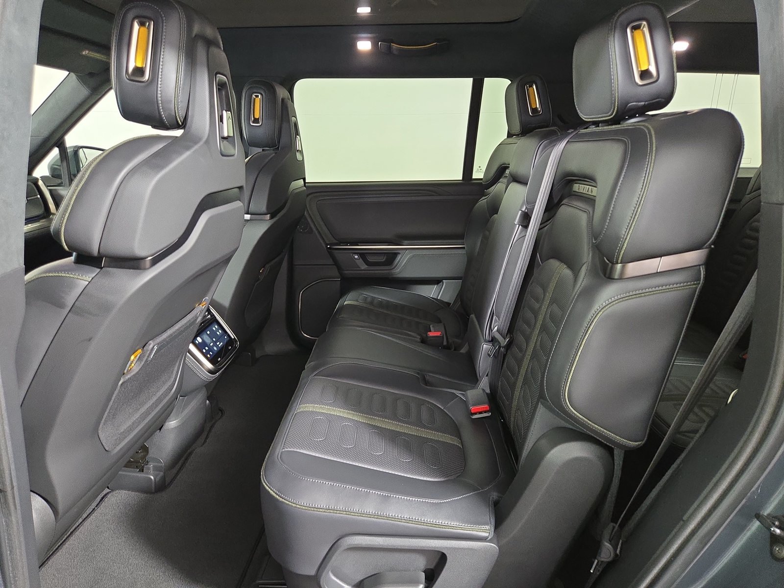 Used 2025 Rivian R1S Adventure Dual AWD/4WD image 21