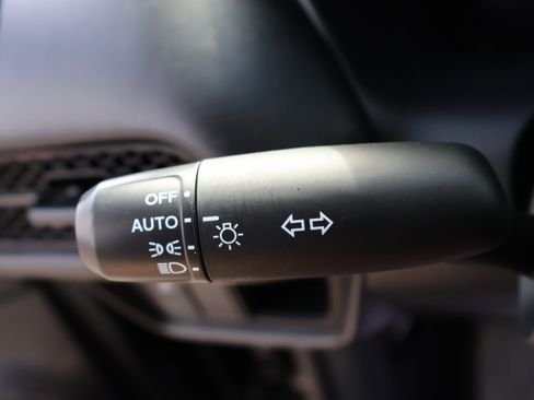 Used 2025 Honda HR-V LX image 39