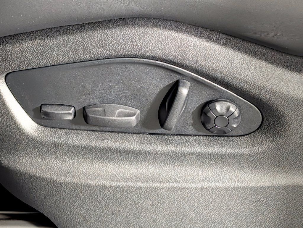 New 2026 Porsche Cayenne Coupe AWD/4WD image 28