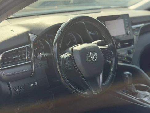 Used 2022 Toyota Camry SE FWD image 11