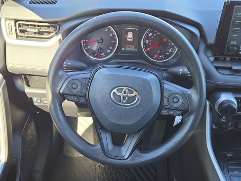 Used 2021 Toyota RAV4 LE image 20