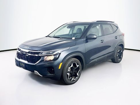 Used 2025 Kia Seltos S FWD image 3