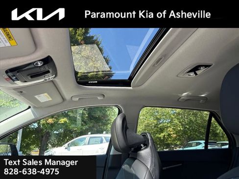 New 2025 Kia Niro SX image 13