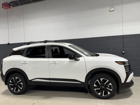 New 2026 Nissan Kicks SV w/ Cold Weather Package AWD/4WD image 8