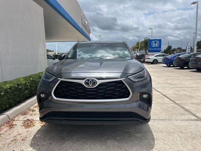 Used 2023 Toyota Highlander LE