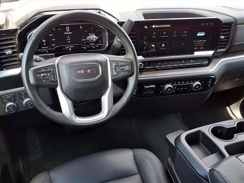 Used 2025 GMC Sierra 1500 SLT image 10