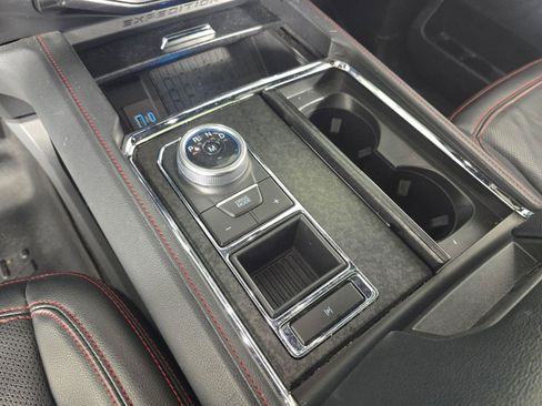 Used 2022 Ford Expedition Max Limited image 15