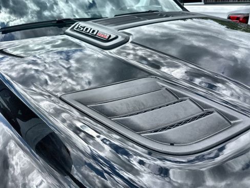 Used 2025 RAM 1500 Limited image 3