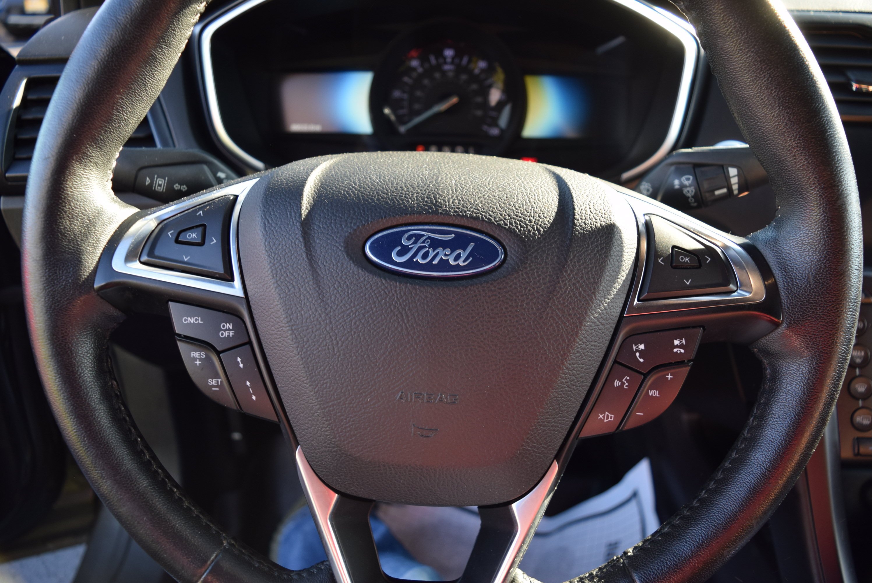 Used 2019 Ford Fusion Energi Titanium FWD image 10