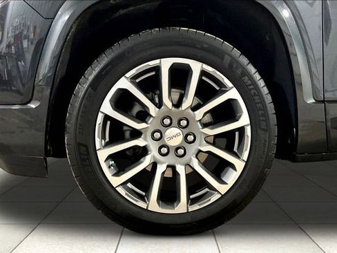 Used 2023 GMC Acadia Denali AWD/4WD image 9