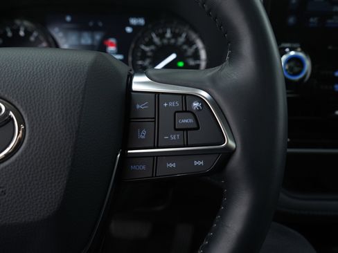 Used 2021 Toyota Highlander Platinum image 31