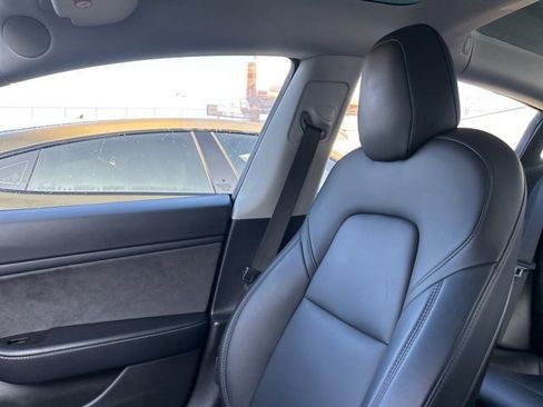 Used 2018 Tesla Model 3 image 19