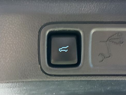 Used 2024 Ford Expedition Max XLT image 31