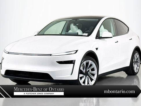 Used 2026 Tesla Model Y AWD image 1