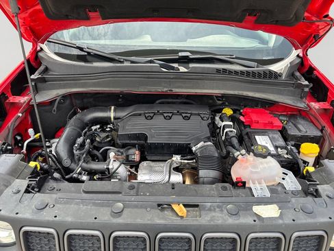 Used 2023 Jeep Renegade Trailhawk AWD/4WD image 9