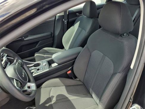 Used 2022 Kia K5 LXS image 17