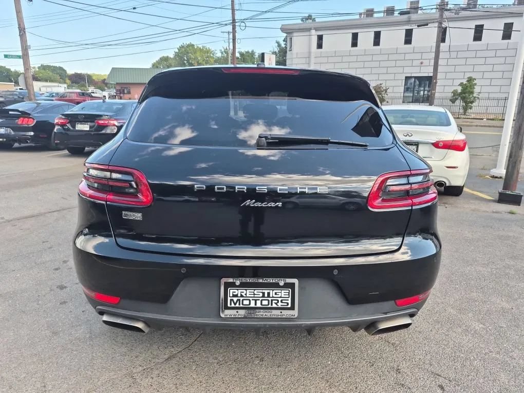 Used 2018 Porsche Macan Sport Edition AWD/4WD image 18