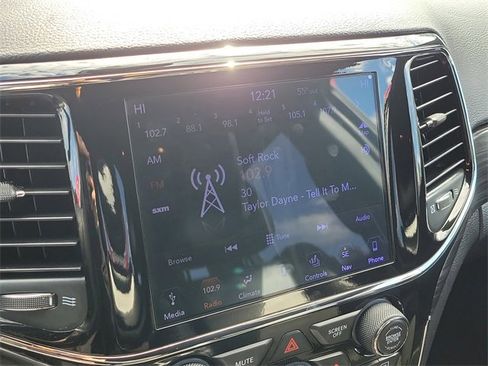 Used 2019 Jeep Grand Cherokee Altitude image 30