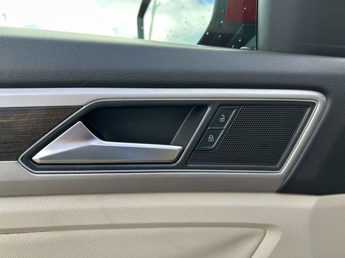 Used 2019 Volkswagen Atlas SE w/ Towing Package image 12