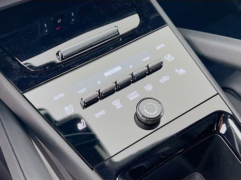 New 2026 Porsche Cayenne Coupe image 18