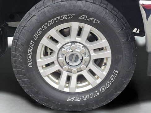 Certified 2017 Ford F250 XLT w/ XLT Value Package image 32