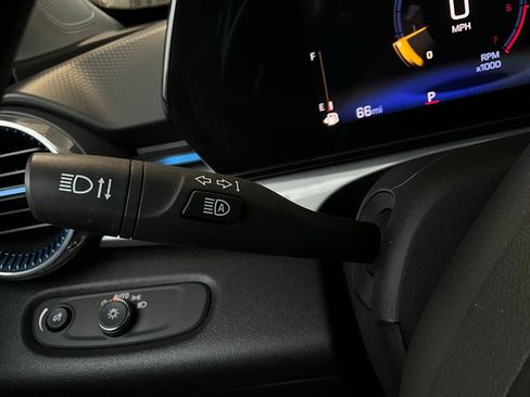 Used 2025 Chevrolet Trax LT image 35