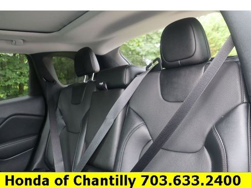 Used 2022 Jeep Cherokee Limited image 24