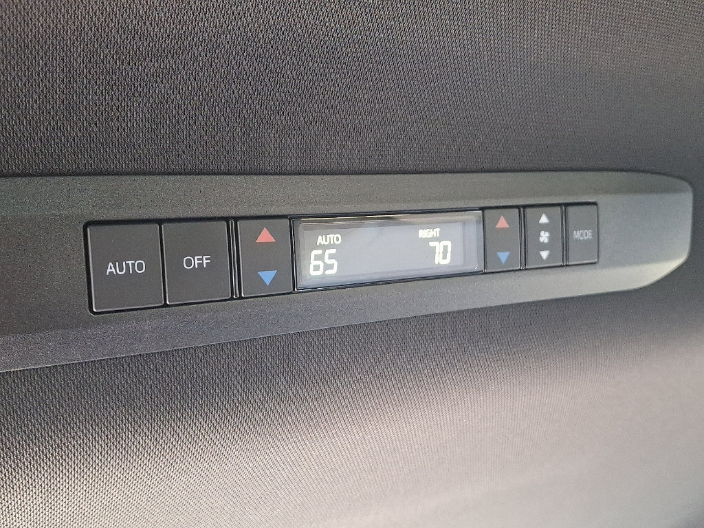 Used 2026 Toyota Sienna Limited FWD image 12
