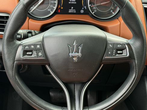 Used 2023 Maserati Levante GT AWD/4WD image 13
