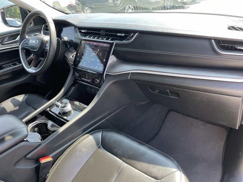 Used 2023 Jeep Grand Cherokee L Limited AWD/4WD image 29