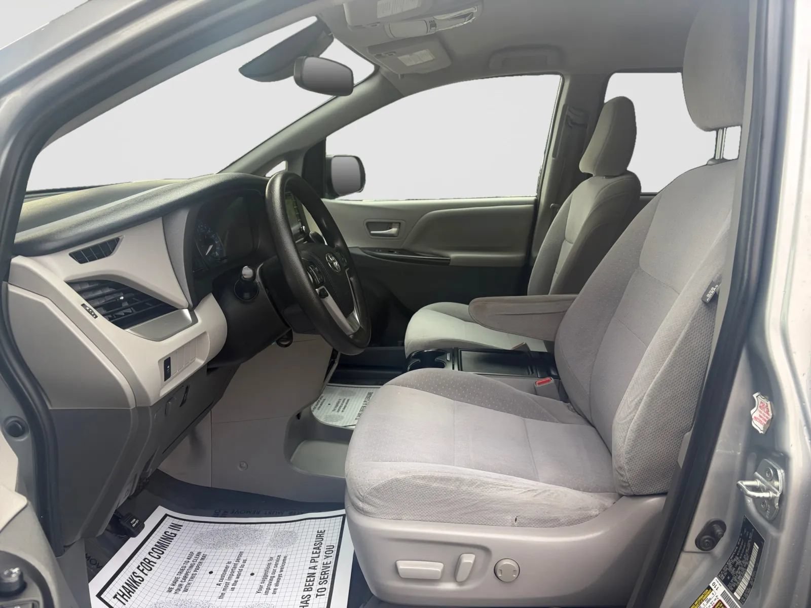 Used 2020 Toyota Sienna LE FWD image 12