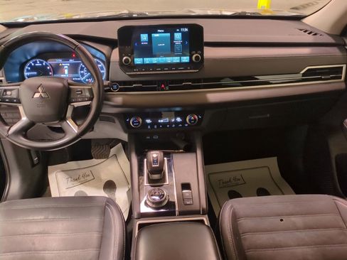 Used 2023 Mitsubishi Outlander SE AWD/4WD image 16