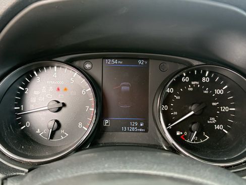 Used 2020 Nissan Rogue SV FWD image 13