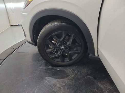 Certified 2025 Honda HR-V Sport image 29